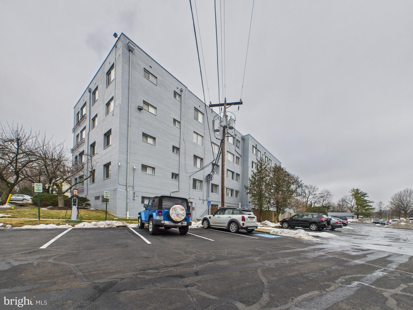 3701 5TH ST S #406, ARLINGTON, Virginia 22204, 1 Bedroom Bedrooms, ,1 BathroomBathrooms,Residential,For sale,3701 5TH ST S #406,VAAR2068866 MLS # VAAR2068866