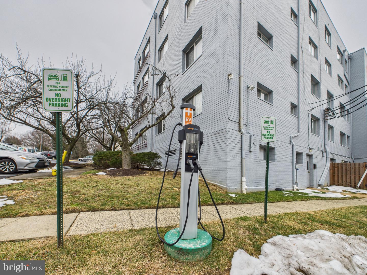 3701 5TH ST S #406, ARLINGTON, Virginia 22204, 1 Bedroom Bedrooms, ,1 BathroomBathrooms,Residential,For sale,3701 5TH ST S #406,VAAR2068866 MLS # VAAR2068866