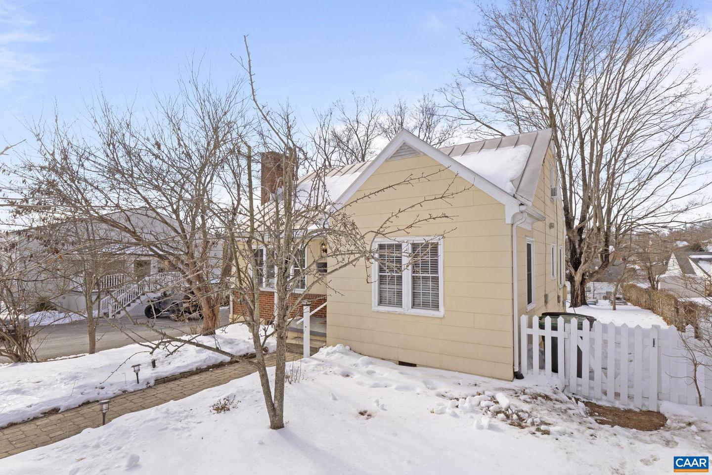 1319 RIVERDALE DR, CHARLOTTESVILLE, Virginia 22902, 3 Bedrooms Bedrooms, ,1 BathroomBathrooms,Residential,For sale,1319 RIVERDALE DR,673254 MLS # 673254 1319 RIVERDALE DR, CHARLOTTESVILLE, Virginia 22902, 3 Bedrooms Bedrooms, ,1 BathroomBathrooms,Residential,For sale,1319 RIVERDALE DR,673254 MLS # 673254