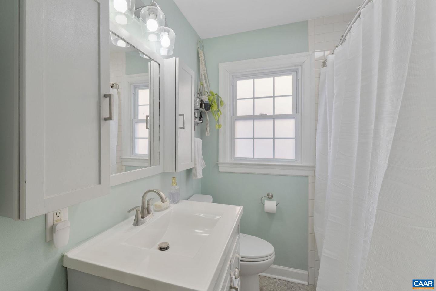 1319 RIVERDALE DR, CHARLOTTESVILLE, Virginia 22902, 3 Bedrooms Bedrooms, ,1 BathroomBathrooms,Residential,For sale,1319 RIVERDALE DR,673254 MLS # 673254 1319 RIVERDALE DR, CHARLOTTESVILLE, Virginia 22902, 3 Bedrooms Bedrooms, ,1 BathroomBathrooms,Residential,For sale,1319 RIVERDALE DR,673254 MLS # 673254