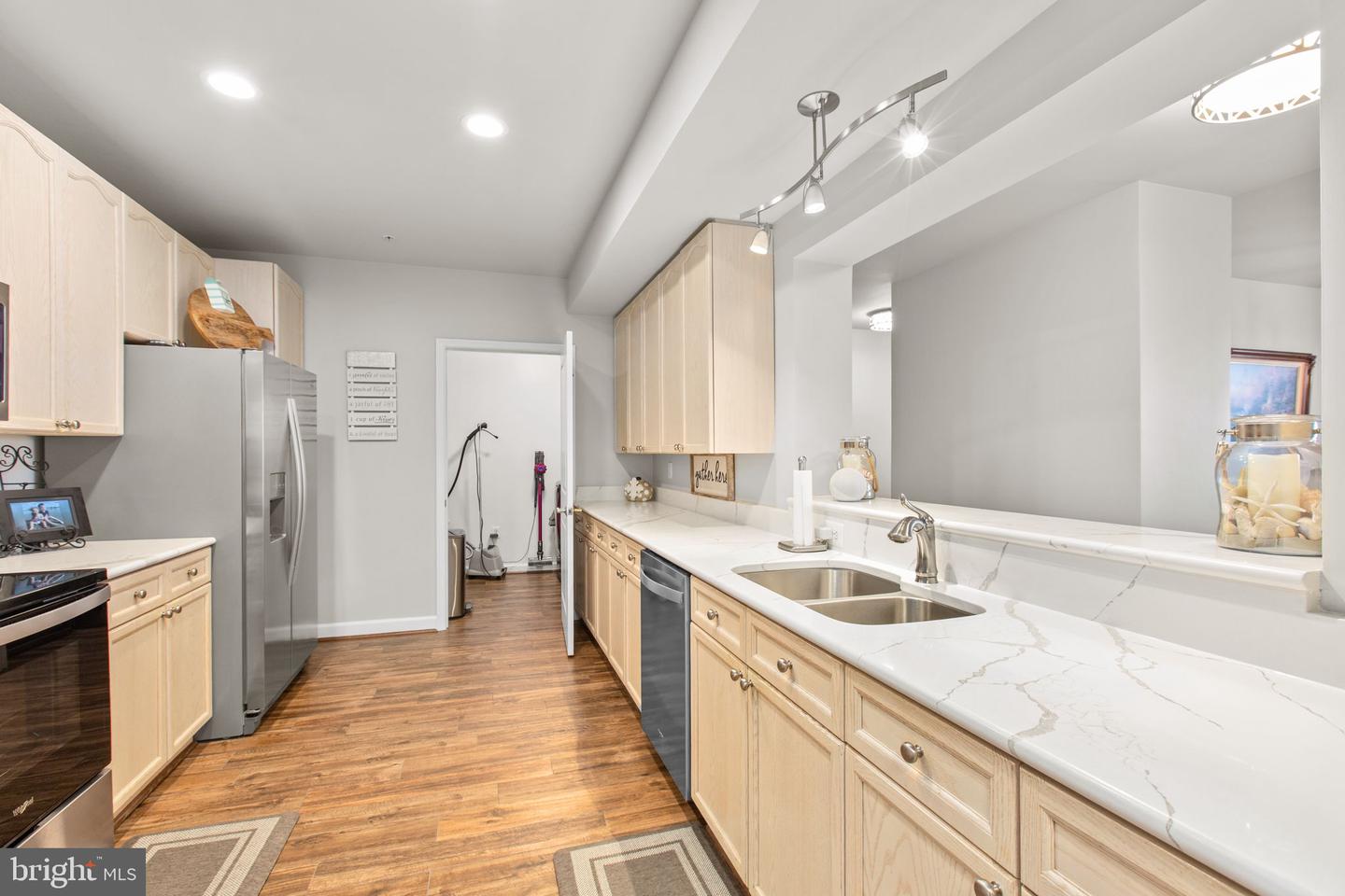 485 HARBOR SIDE ST #910, WOODBRIDGE, Virginia 22191, 2 Bedrooms Bedrooms, ,2 BathroomsBathrooms,Residential,For sale,485 HARBOR SIDE ST #910,VAPW2112444 MLS # VAPW2112444