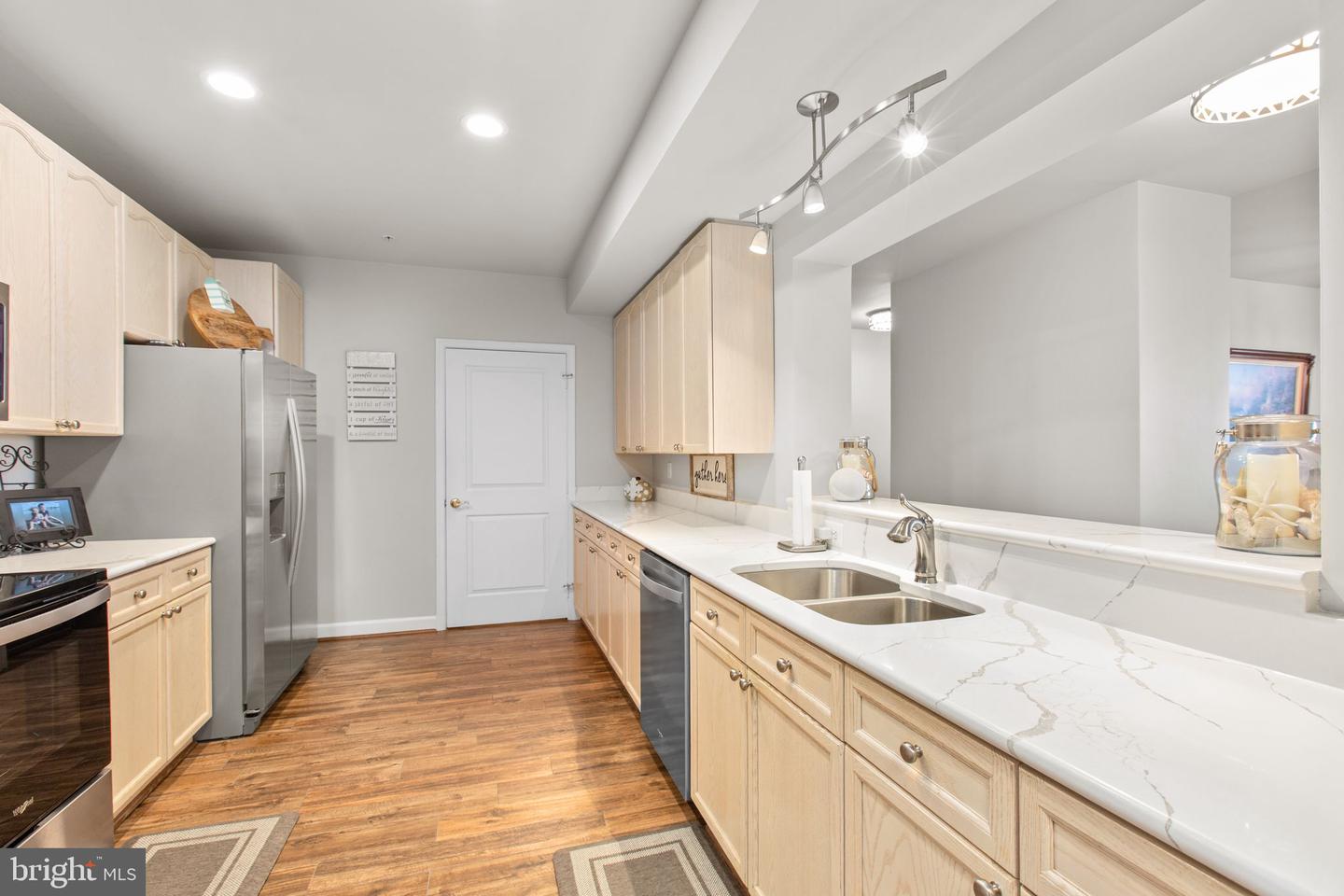 485 HARBOR SIDE ST #910, WOODBRIDGE, Virginia 22191, 2 Bedrooms Bedrooms, ,2 BathroomsBathrooms,Residential,For sale,485 HARBOR SIDE ST #910,VAPW2112444 MLS # VAPW2112444