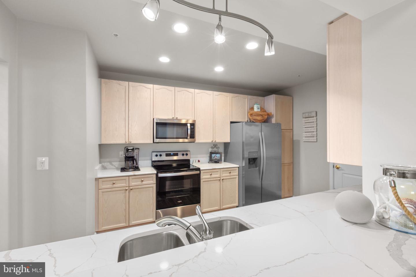 485 HARBOR SIDE ST #910, WOODBRIDGE, Virginia 22191, 2 Bedrooms Bedrooms, ,2 BathroomsBathrooms,Residential,For sale,485 HARBOR SIDE ST #910,VAPW2112444 MLS # VAPW2112444