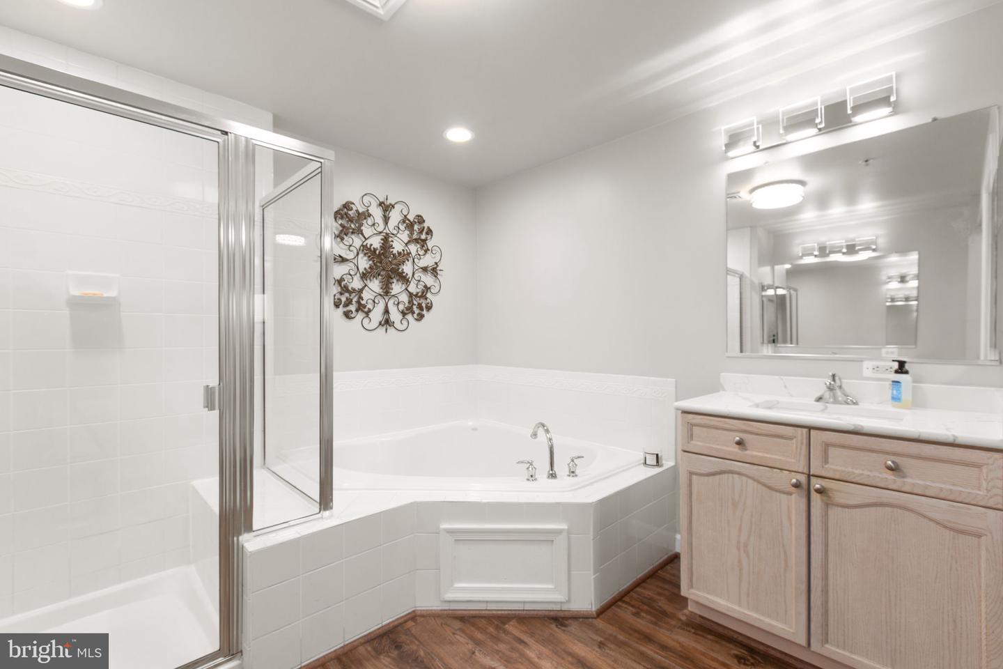 485 HARBOR SIDE ST #910, WOODBRIDGE, Virginia 22191, 2 Bedrooms Bedrooms, ,2 BathroomsBathrooms,Residential,For sale,485 HARBOR SIDE ST #910,VAPW2112444 MLS # VAPW2112444