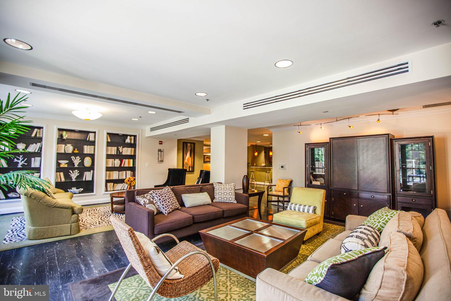 485 HARBOR SIDE ST #910, WOODBRIDGE, Virginia 22191, 2 Bedrooms Bedrooms, ,2 BathroomsBathrooms,Residential,For sale,485 HARBOR SIDE ST #910,VAPW2112444 MLS # VAPW2112444