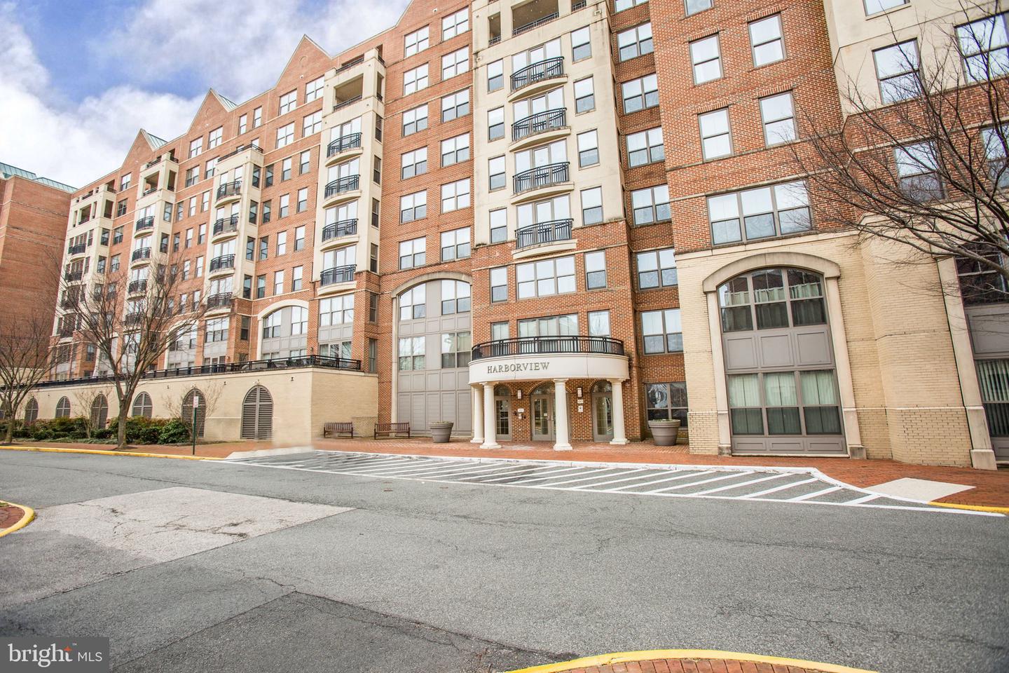 485 HARBOR SIDE ST #910, WOODBRIDGE, Virginia 22191, 2 Bedrooms Bedrooms, ,2 BathroomsBathrooms,Residential,For sale,485 HARBOR SIDE ST #910,VAPW2112444 MLS # VAPW2112444