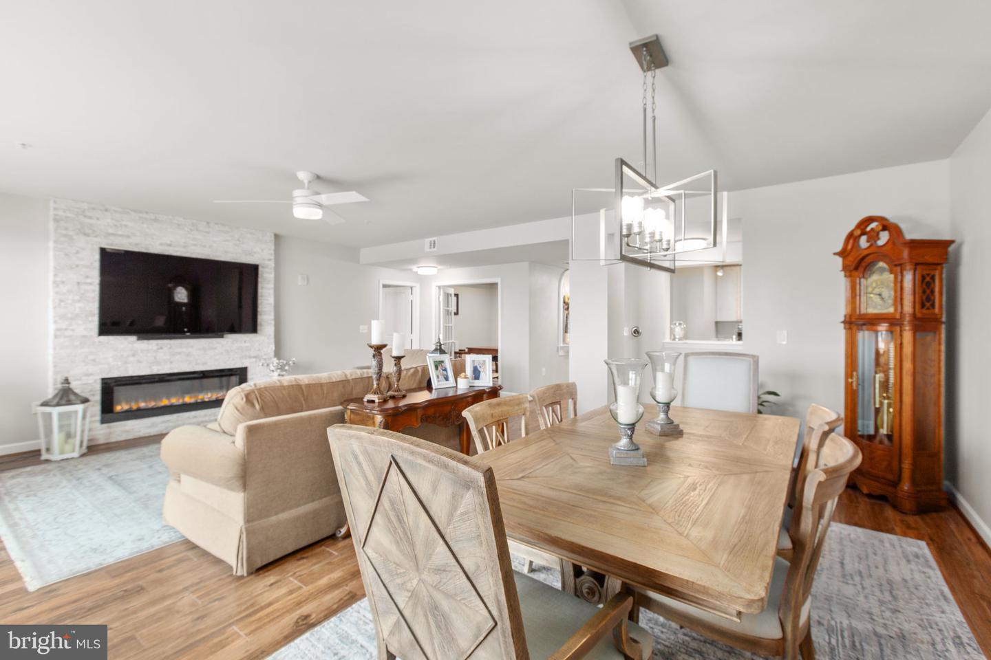 485 HARBOR SIDE ST #910, WOODBRIDGE, Virginia 22191, 2 Bedrooms Bedrooms, ,2 BathroomsBathrooms,Residential,For sale,485 HARBOR SIDE ST #910,VAPW2112444 MLS # VAPW2112444