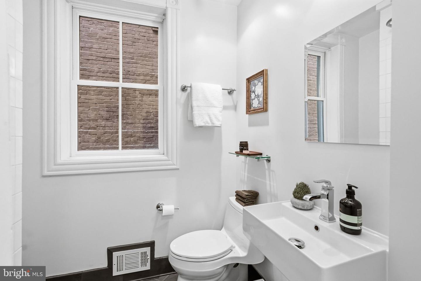 938 FRENCH ST NW, WASHINGTON, District Of Columbia 20001, 4 Bedrooms Bedrooms, ,4 BathroomsBathrooms,Residential,For sale,938 FRENCH ST NW,DCDC2246020 MLS # DCDC2246020