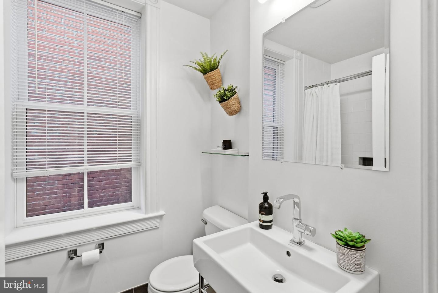 938 FRENCH ST NW, WASHINGTON, District Of Columbia 20001, 4 Bedrooms Bedrooms, ,4 BathroomsBathrooms,Residential,For sale,938 FRENCH ST NW,DCDC2246020 MLS # DCDC2246020