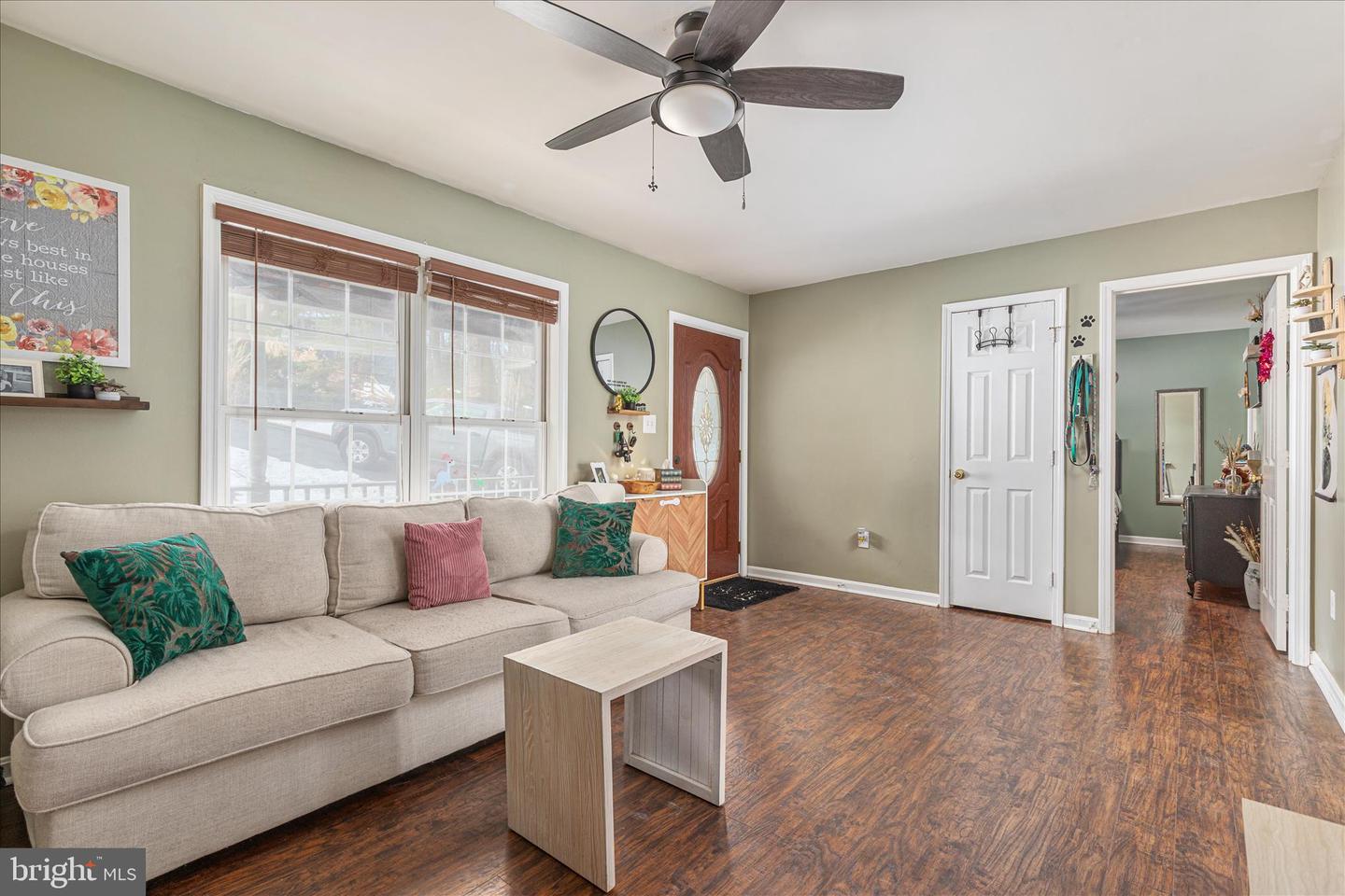 67 POCAHONTAS RD, FRONT ROYAL, Virginia 22630, 3 Bedrooms Bedrooms, ,2 BathroomsBathrooms,Residential,For sale,67 POCAHONTAS RD,VAWR2013412 MLS # VAWR2013412