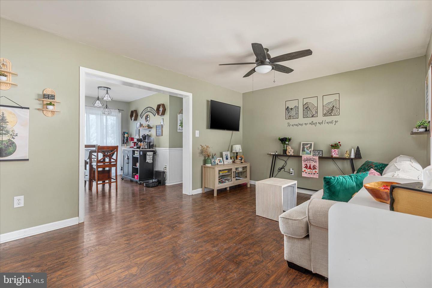 67 POCAHONTAS RD, FRONT ROYAL, Virginia 22630, 3 Bedrooms Bedrooms, ,2 BathroomsBathrooms,Residential,For sale,67 POCAHONTAS RD,VAWR2013412 MLS # VAWR2013412