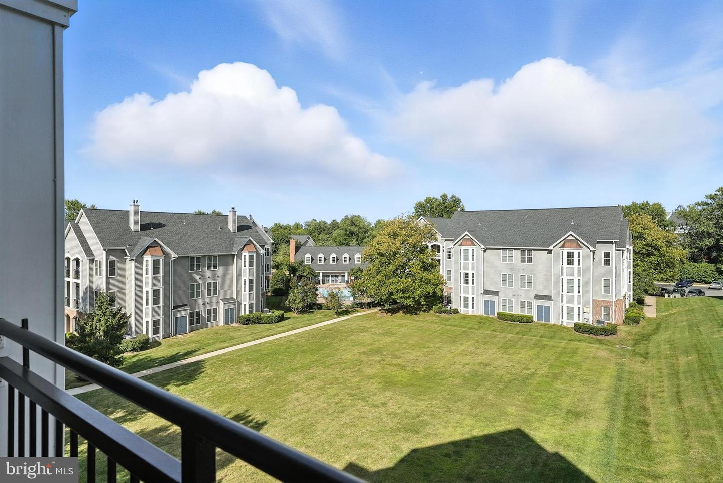 46612 DRYSDALE TER #302, STERLING, Virginia 20165, 2 Bedrooms Bedrooms, ,2 BathroomsBathrooms,Residential,For sale,46612 DRYSDALE TER #302,VALO2115824 MLS # VALO2115824