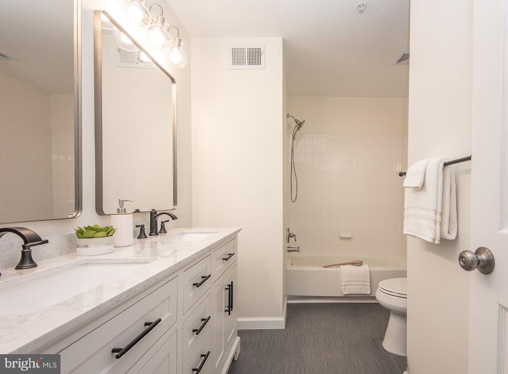 46612 DRYSDALE TER #302, STERLING, Virginia 20165, 2 Bedrooms Bedrooms, ,2 BathroomsBathrooms,Residential,For sale,46612 DRYSDALE TER #302,VALO2115824 MLS # VALO2115824