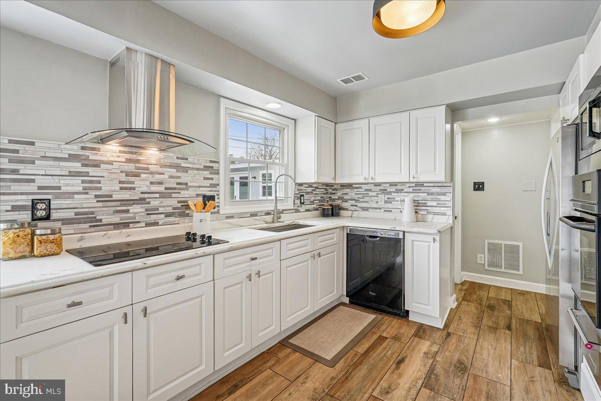 4407 MIDSTONE LN, FAIRFAX, Virginia 22033, 4 Bedrooms Bedrooms, ,2 BathroomsBathrooms,Residential,For sale,4407 MIDSTONE LN,VAFX2290876 MLS # VAFX2290876