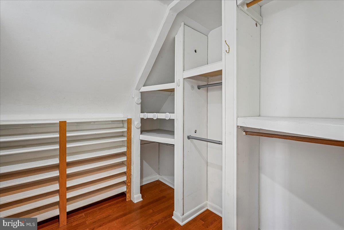 4407 MIDSTONE LN, FAIRFAX, Virginia 22033, 4 Bedrooms Bedrooms, ,2 BathroomsBathrooms,Residential,For sale,4407 MIDSTONE LN,VAFX2290876 MLS # VAFX2290876