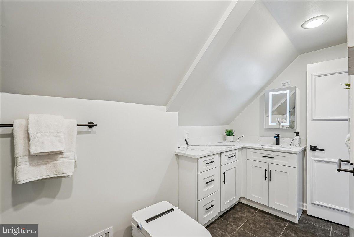 4407 MIDSTONE LN, FAIRFAX, Virginia 22033, 4 Bedrooms Bedrooms, ,2 BathroomsBathrooms,Residential,For sale,4407 MIDSTONE LN,VAFX2290876 MLS # VAFX2290876