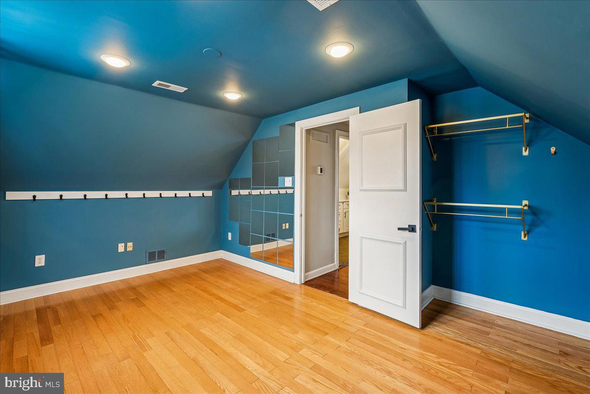 4407 MIDSTONE LN, FAIRFAX, Virginia 22033, 4 Bedrooms Bedrooms, ,2 BathroomsBathrooms,Residential,For sale,4407 MIDSTONE LN,VAFX2290876 MLS # VAFX2290876