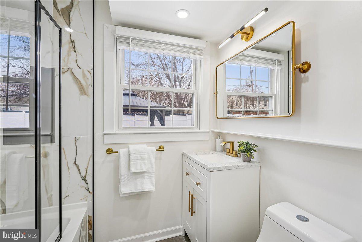 4407 MIDSTONE LN, FAIRFAX, Virginia 22033, 4 Bedrooms Bedrooms, ,2 BathroomsBathrooms,Residential,For sale,4407 MIDSTONE LN,VAFX2290876 MLS # VAFX2290876