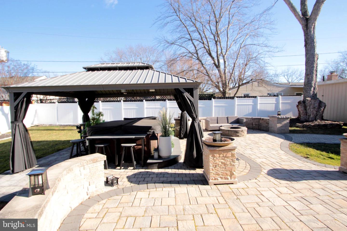 4407 MIDSTONE LN, FAIRFAX, Virginia 22033, 4 Bedrooms Bedrooms, ,2 BathroomsBathrooms,Residential,For sale,4407 MIDSTONE LN,VAFX2290876 MLS # VAFX2290876