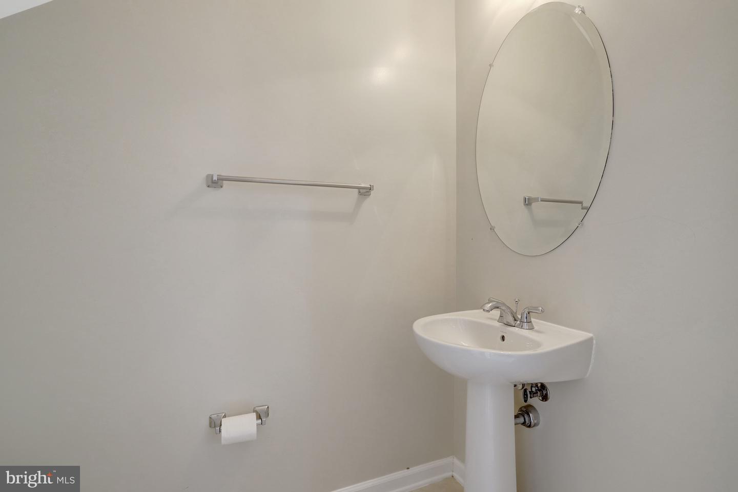 444 W BROAD ST #634, FALLS CHURCH, Virginia 22046, 1 Bedroom Bedrooms, ,1 BathroomBathrooms,Residential,For sale,444 W BROAD ST #634,VAFA2003576 MLS # VAFA2003576