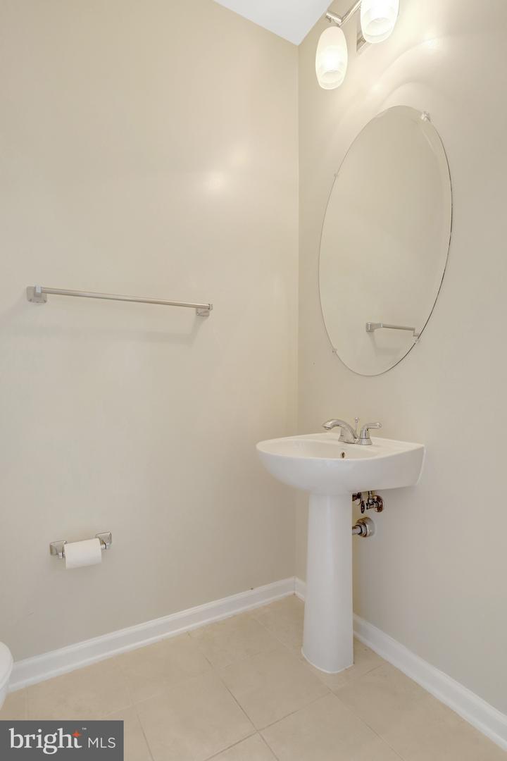 444 W BROAD ST #634, FALLS CHURCH, Virginia 22046, 1 Bedroom Bedrooms, ,1 BathroomBathrooms,Residential,For sale,444 W BROAD ST #634,VAFA2003576 MLS # VAFA2003576