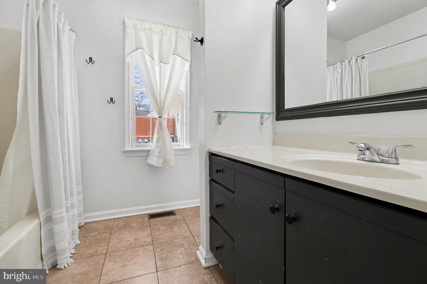 5220 LEAVELLS CROSSING DR, FREDERICKSBURG, Virginia 22407, 3 Bedrooms Bedrooms, ,2 BathroomsBathrooms,Residential,For sale,5220 LEAVELLS CROSSING DR,VASP2039248 MLS # VASP2039248