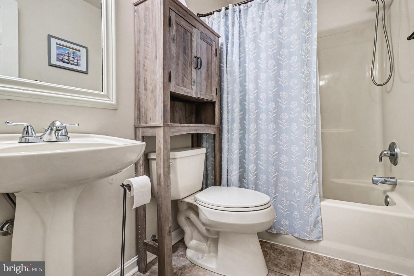 5220 LEAVELLS CROSSING DR, FREDERICKSBURG, Virginia 22407, 3 Bedrooms Bedrooms, ,2 BathroomsBathrooms,Residential,For sale,5220 LEAVELLS CROSSING DR,VASP2039248 MLS # VASP2039248