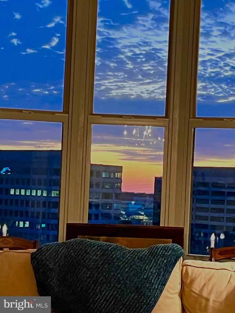 11776 STRATFORD HOUSE PL #901, RESTON, Virginia 20190, 2 Bedrooms Bedrooms, ,2 BathroomsBathrooms,Residential,For sale,11776 STRATFORD HOUSE PL #901,VAFX2290966 MLS # VAFX2290966