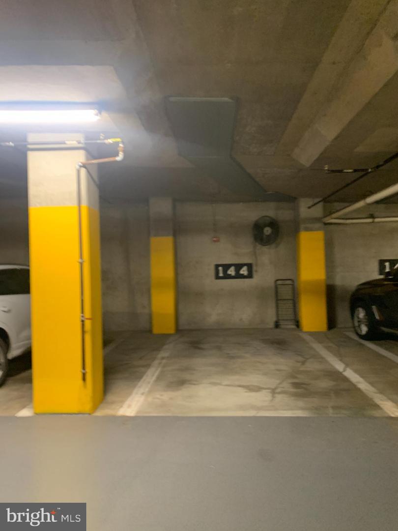 11776 STRATFORD HOUSE PL #901, RESTON, Virginia 20190, 2 Bedrooms Bedrooms, ,2 BathroomsBathrooms,Residential,For sale,11776 STRATFORD HOUSE PL #901,VAFX2290966 MLS # VAFX2290966