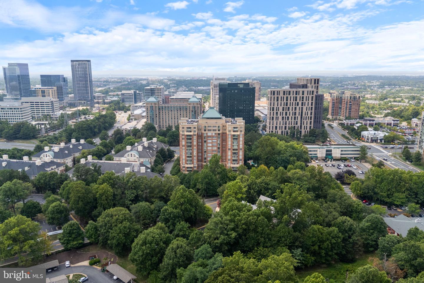 11776 STRATFORD HOUSE PL #901, RESTON, Virginia 20190, 2 Bedrooms Bedrooms, ,2 BathroomsBathrooms,Residential,For sale,11776 STRATFORD HOUSE PL #901,VAFX2290966 MLS # VAFX2290966