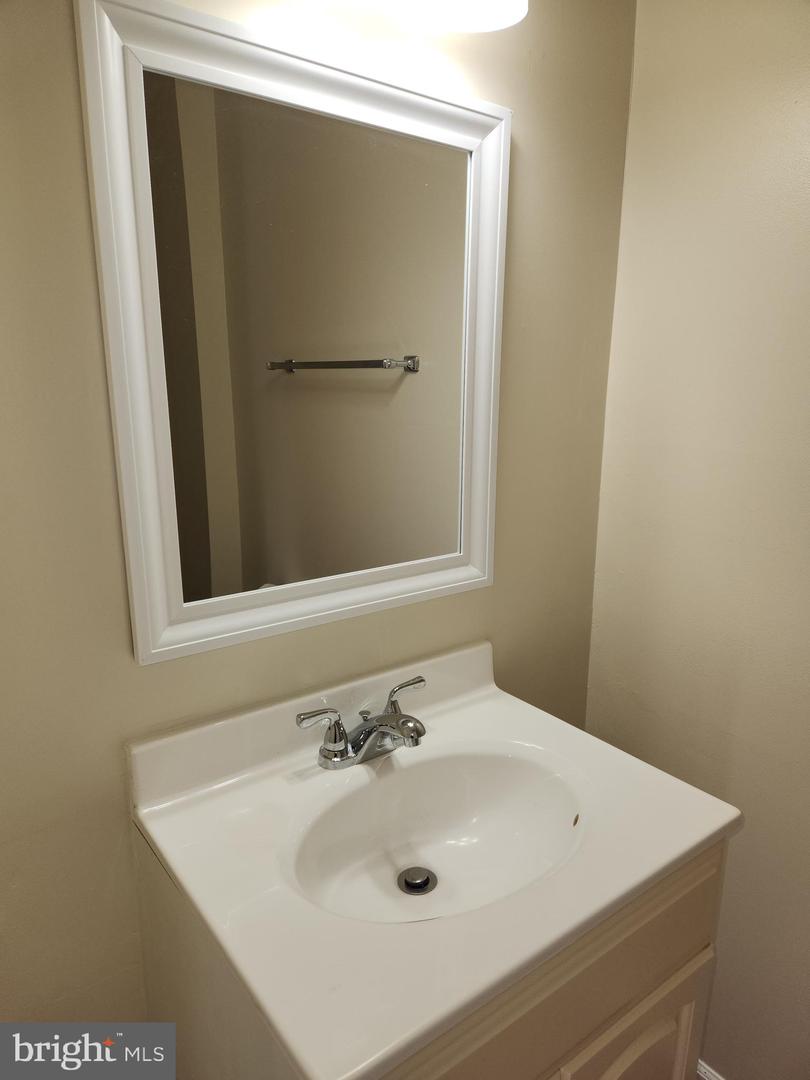 5422 LONG BOAT CT, FAIRFAX, Virginia 22032, 3 Bedrooms Bedrooms, ,2 BathroomsBathrooms,Residential,For sale,5422 LONG BOAT CT,VAFX2291048 MLS # VAFX2291048