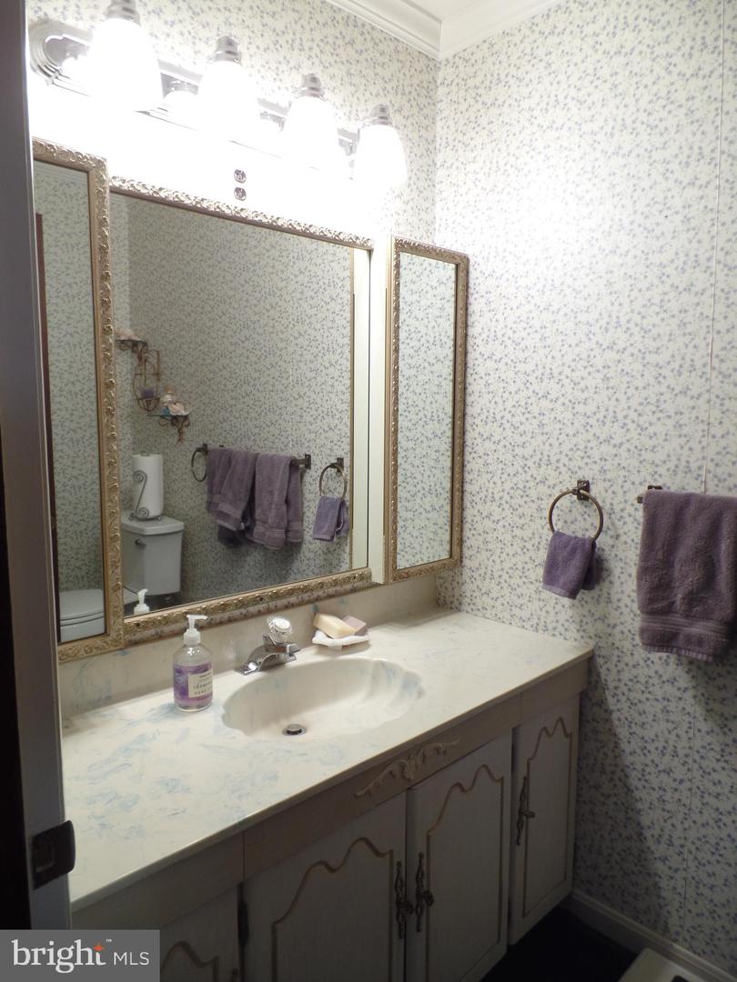 8316 WESTCHESTER DR, VIENNA, Virginia 22182, 5 Bedrooms Bedrooms, ,2 BathroomsBathrooms,Residential,For sale,8316 WESTCHESTER DR,VAFX2291086 MLS # VAFX2291086