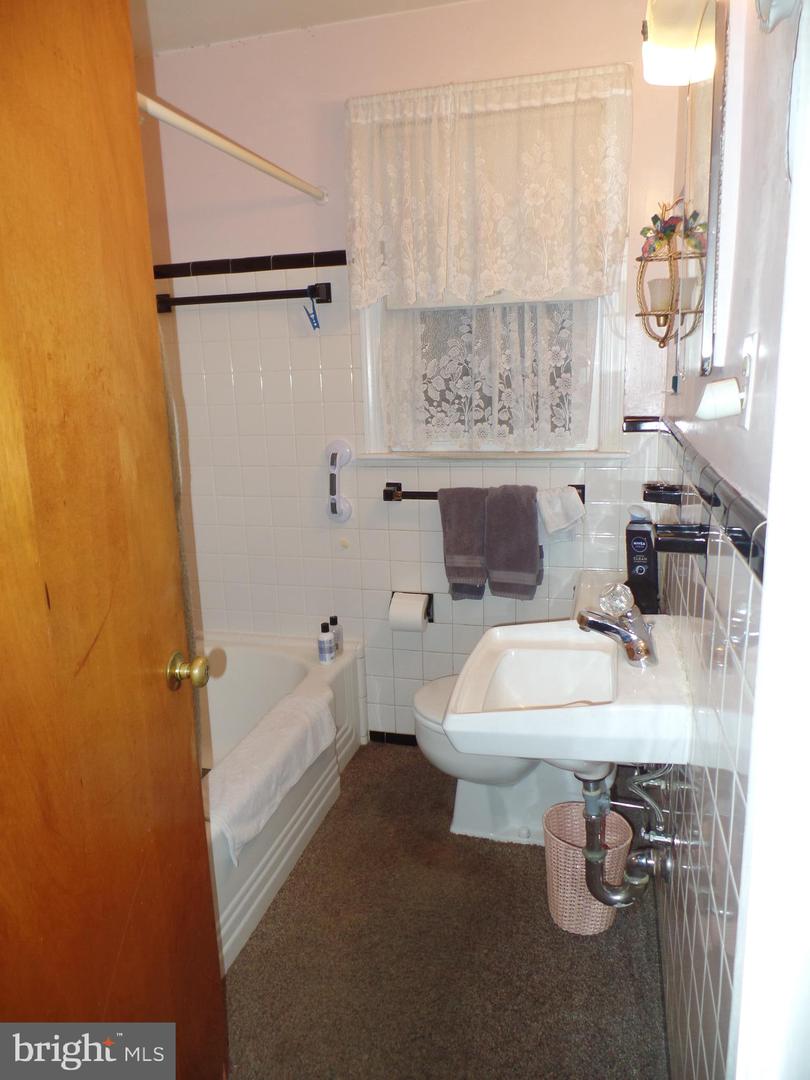 8316 WESTCHESTER DR, VIENNA, Virginia 22182, 5 Bedrooms Bedrooms, ,2 BathroomsBathrooms,Residential,For sale,8316 WESTCHESTER DR,VAFX2291086 MLS # VAFX2291086