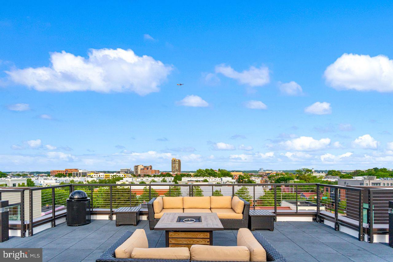 701 N HENRY ST #413, ALEXANDRIA, Virginia 22314, 1 Bedroom Bedrooms, ,1 BathroomBathrooms,Residential,For sale,701 N HENRY ST #413,VAAX2054178 MLS # VAAX2054178