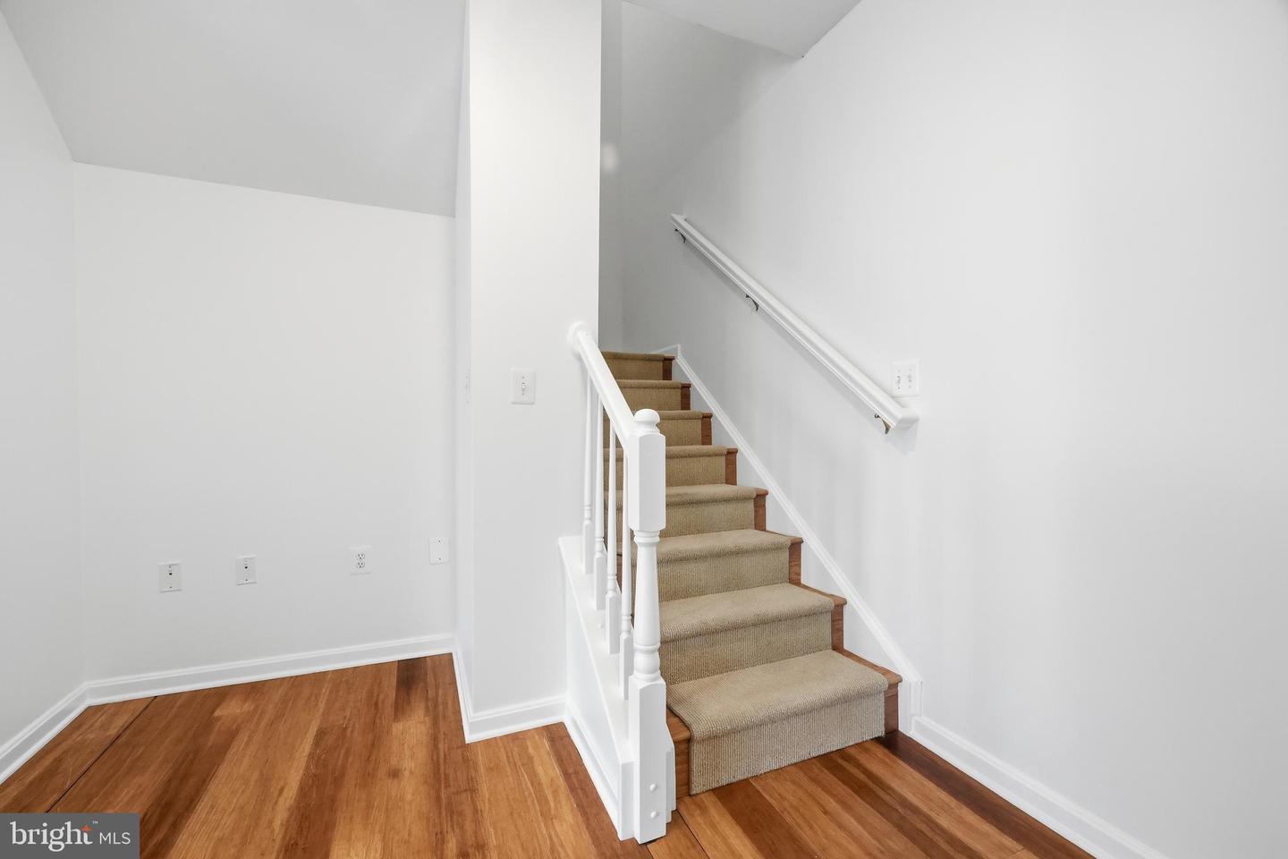 5105 TRAVIS EDWARD WAY #G, CENTREVILLE, Virginia 20120, 2 Bedrooms Bedrooms, ,2 BathroomsBathrooms,Residential,For sale,5105 TRAVIS EDWARD WAY #G,VAFX2291092 MLS # VAFX2291092