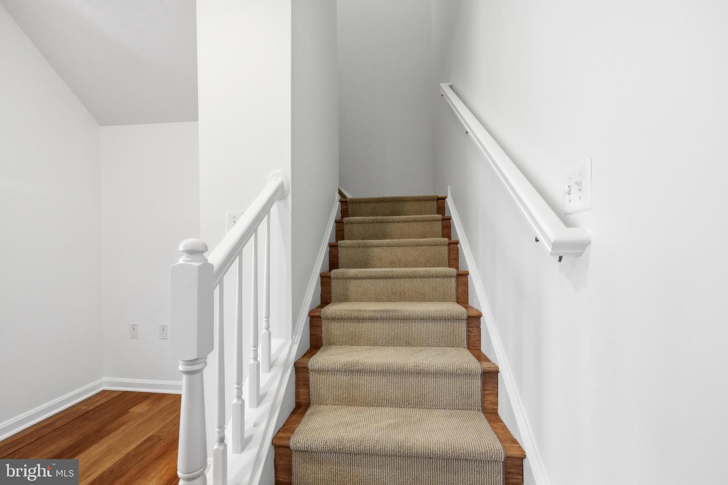 5105 TRAVIS EDWARD WAY #G, CENTREVILLE, Virginia 20120, 2 Bedrooms Bedrooms, ,2 BathroomsBathrooms,Residential,For sale,5105 TRAVIS EDWARD WAY #G,VAFX2291092 MLS # VAFX2291092