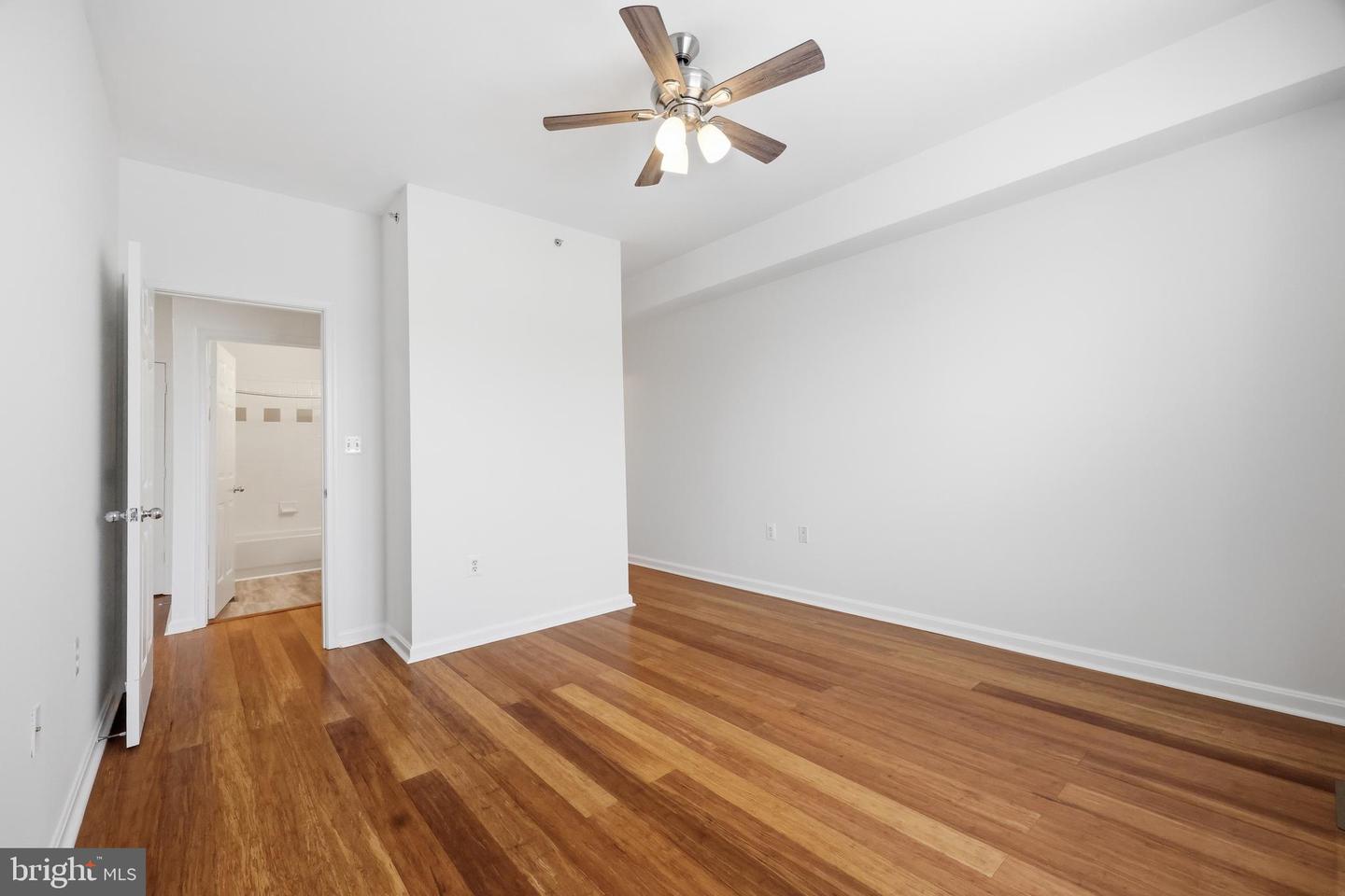 5105 TRAVIS EDWARD WAY #G, CENTREVILLE, Virginia 20120, 2 Bedrooms Bedrooms, ,2 BathroomsBathrooms,Residential,For sale,5105 TRAVIS EDWARD WAY #G,VAFX2291092 MLS # VAFX2291092