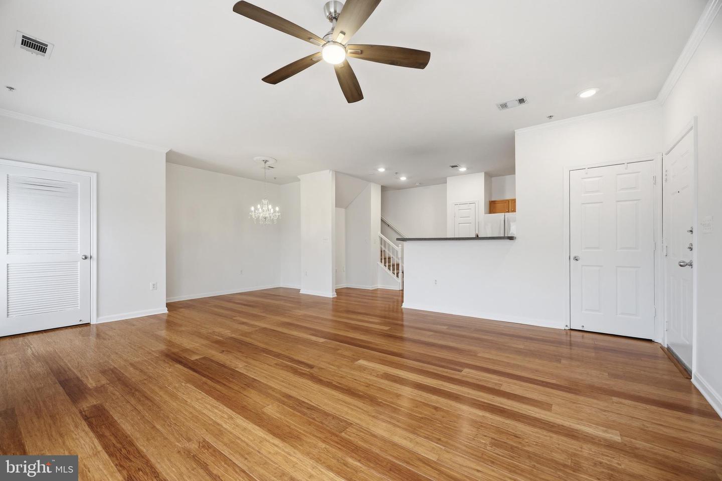 5105 TRAVIS EDWARD WAY #G, CENTREVILLE, Virginia 20120, 2 Bedrooms Bedrooms, ,2 BathroomsBathrooms,Residential,For sale,5105 TRAVIS EDWARD WAY #G,VAFX2291092 MLS # VAFX2291092