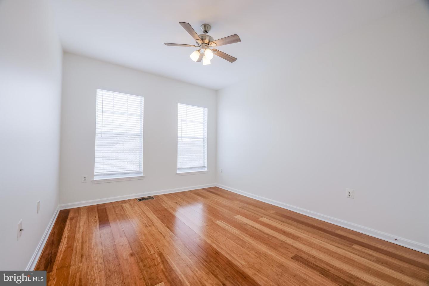 5105 TRAVIS EDWARD WAY #G, CENTREVILLE, Virginia 20120, 2 Bedrooms Bedrooms, ,2 BathroomsBathrooms,Residential,For sale,5105 TRAVIS EDWARD WAY #G,VAFX2291092 MLS # VAFX2291092