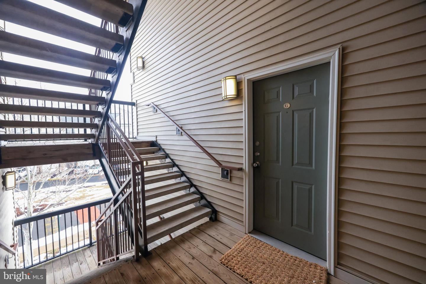 5105 TRAVIS EDWARD WAY #G, CENTREVILLE, Virginia 20120, 2 Bedrooms Bedrooms, ,2 BathroomsBathrooms,Residential,For sale,5105 TRAVIS EDWARD WAY #G,VAFX2291092 MLS # VAFX2291092