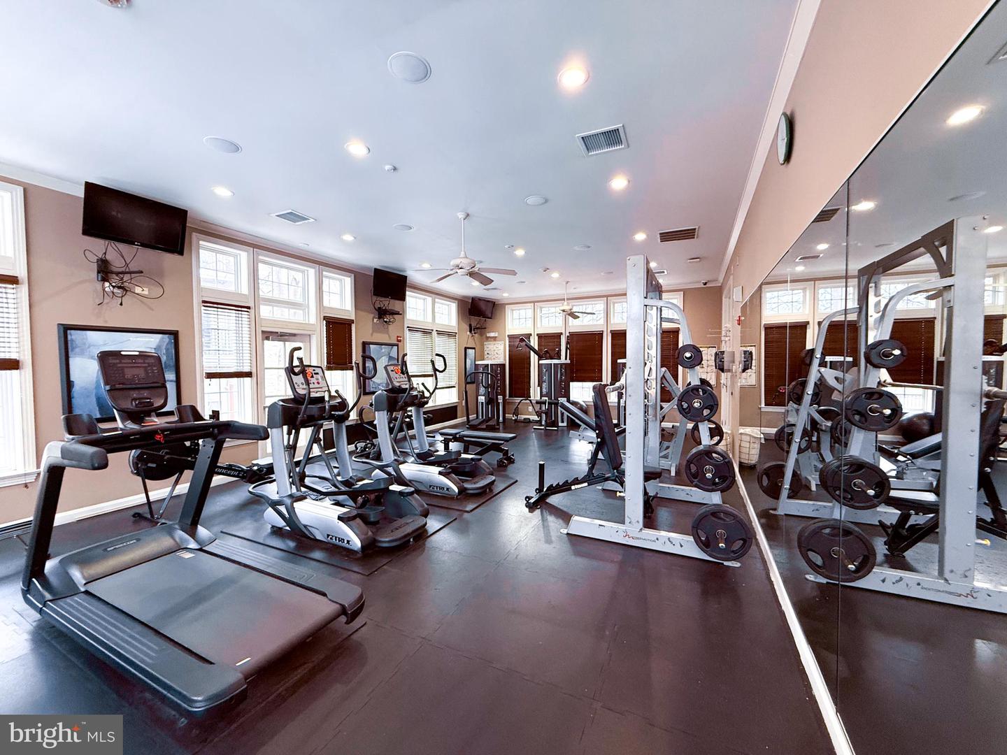 5105 TRAVIS EDWARD WAY #G, CENTREVILLE, Virginia 20120, 2 Bedrooms Bedrooms, ,2 BathroomsBathrooms,Residential,For sale,5105 TRAVIS EDWARD WAY #G,VAFX2291092 MLS # VAFX2291092