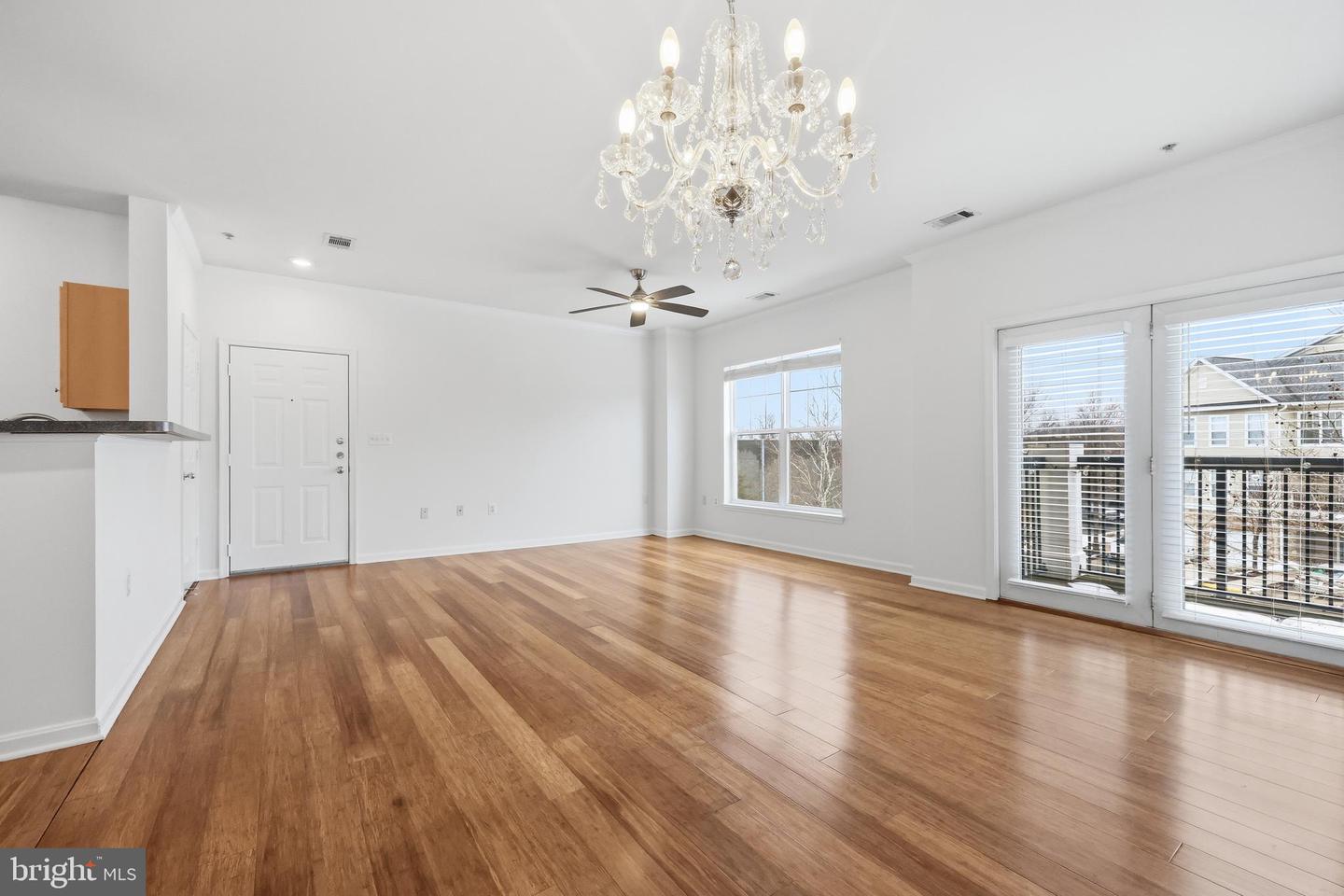 5105 TRAVIS EDWARD WAY #G, CENTREVILLE, Virginia 20120, 2 Bedrooms Bedrooms, ,2 BathroomsBathrooms,Residential,For sale,5105 TRAVIS EDWARD WAY #G,VAFX2291092 MLS # VAFX2291092