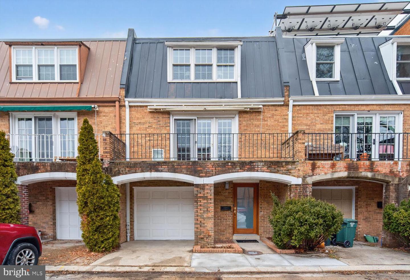 505 H ST SW, WASHINGTON, District Of Columbia 20024, 4 Bedrooms Bedrooms, 11 Rooms Rooms,3 BathroomsBathrooms,Residential,For sale,505 H ST SW,DCDC2246264 MLS # DCDC2246264