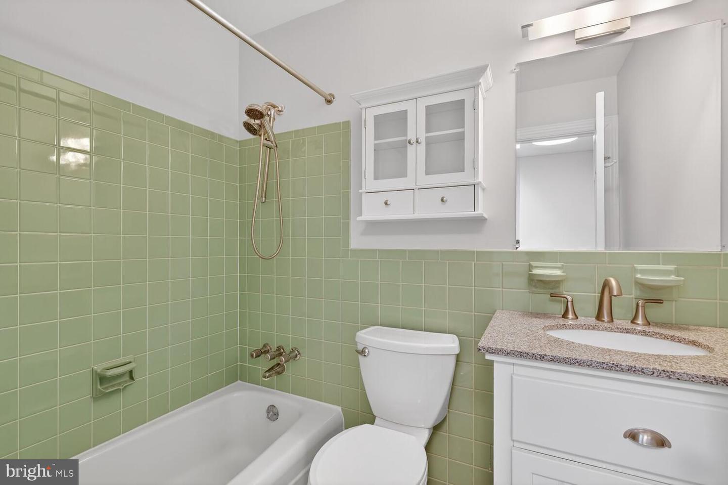 505 H ST SW, WASHINGTON, District Of Columbia 20024, 4 Bedrooms Bedrooms, 11 Rooms Rooms,3 BathroomsBathrooms,Residential,For sale,505 H ST SW,DCDC2246264 MLS # DCDC2246264
