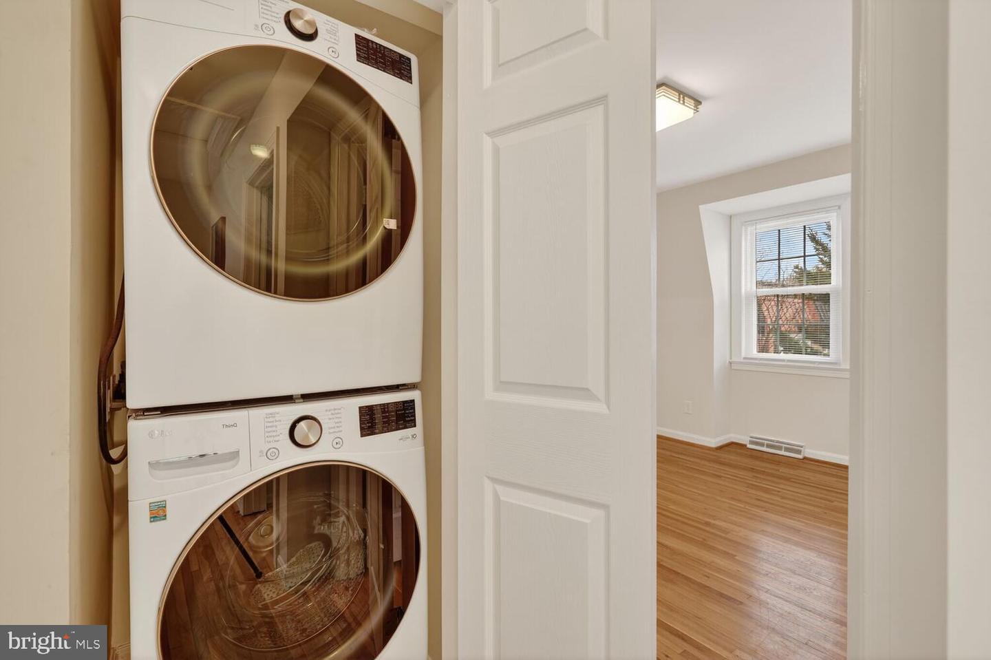 505 H ST SW, WASHINGTON, District Of Columbia 20024, 4 Bedrooms Bedrooms, 11 Rooms Rooms,3 BathroomsBathrooms,Residential,For sale,505 H ST SW,DCDC2246264 MLS # DCDC2246264