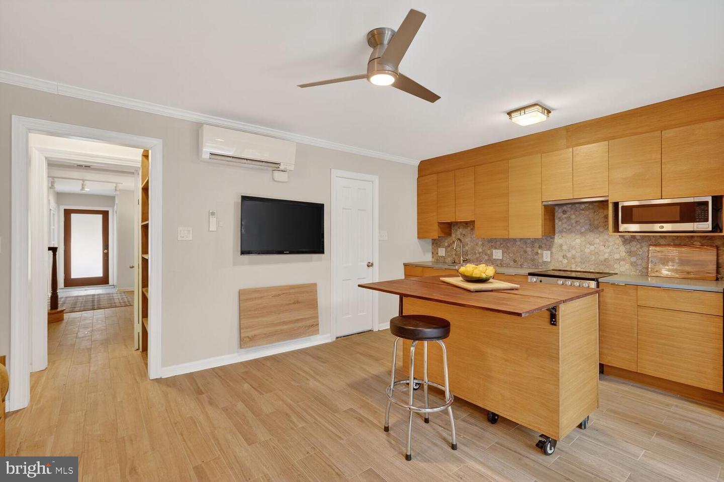 505 H ST SW, WASHINGTON, District Of Columbia 20024, 4 Bedrooms Bedrooms, 11 Rooms Rooms,3 BathroomsBathrooms,Residential,For sale,505 H ST SW,DCDC2246264 MLS # DCDC2246264