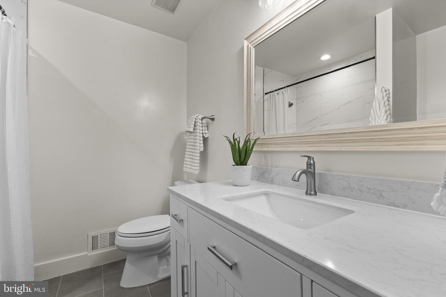 1802 DUFFIELD LN, ALEXANDRIA, Virginia 22307, 3 Bedrooms Bedrooms, ,3 BathroomsBathrooms,Residential,For sale,1802 DUFFIELD LN,VAFX2291140 MLS # VAFX2291140 1802 DUFFIELD LN, ALEXANDRIA, Virginia 22307, 3 Bedrooms Bedrooms, ,3 BathroomsBathrooms,Residential,For sale,1802 DUFFIELD LN,VAFX2291140 MLS # VAFX2291140