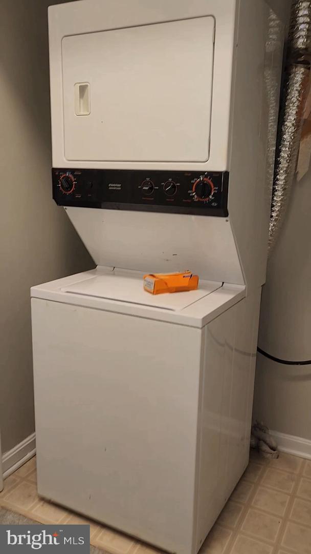 4144 FOUNTAINSIDE LN #102, FAIRFAX, Virginia 22030, 2 Bedrooms Bedrooms, 6 Rooms Rooms,2 BathroomsBathrooms,Residential,For sale,4144 FOUNTAINSIDE LN #102,VAFX2291246 MLS # VAFX2291246