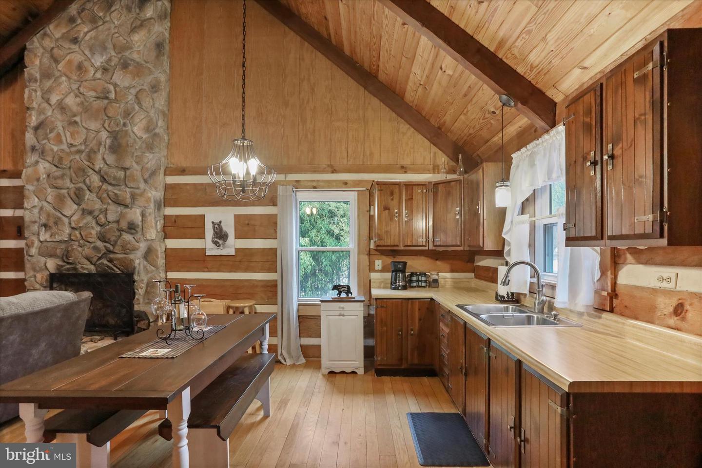 637 INDIAN CAMP TRL, MAURERTOWN, Virginia 22644, 3 Bedrooms Bedrooms, 10 Rooms Rooms,1 BathroomBathrooms,Residential,For sale,637 INDIAN CAMP TRL,VASH2013594 MLS # VASH2013594