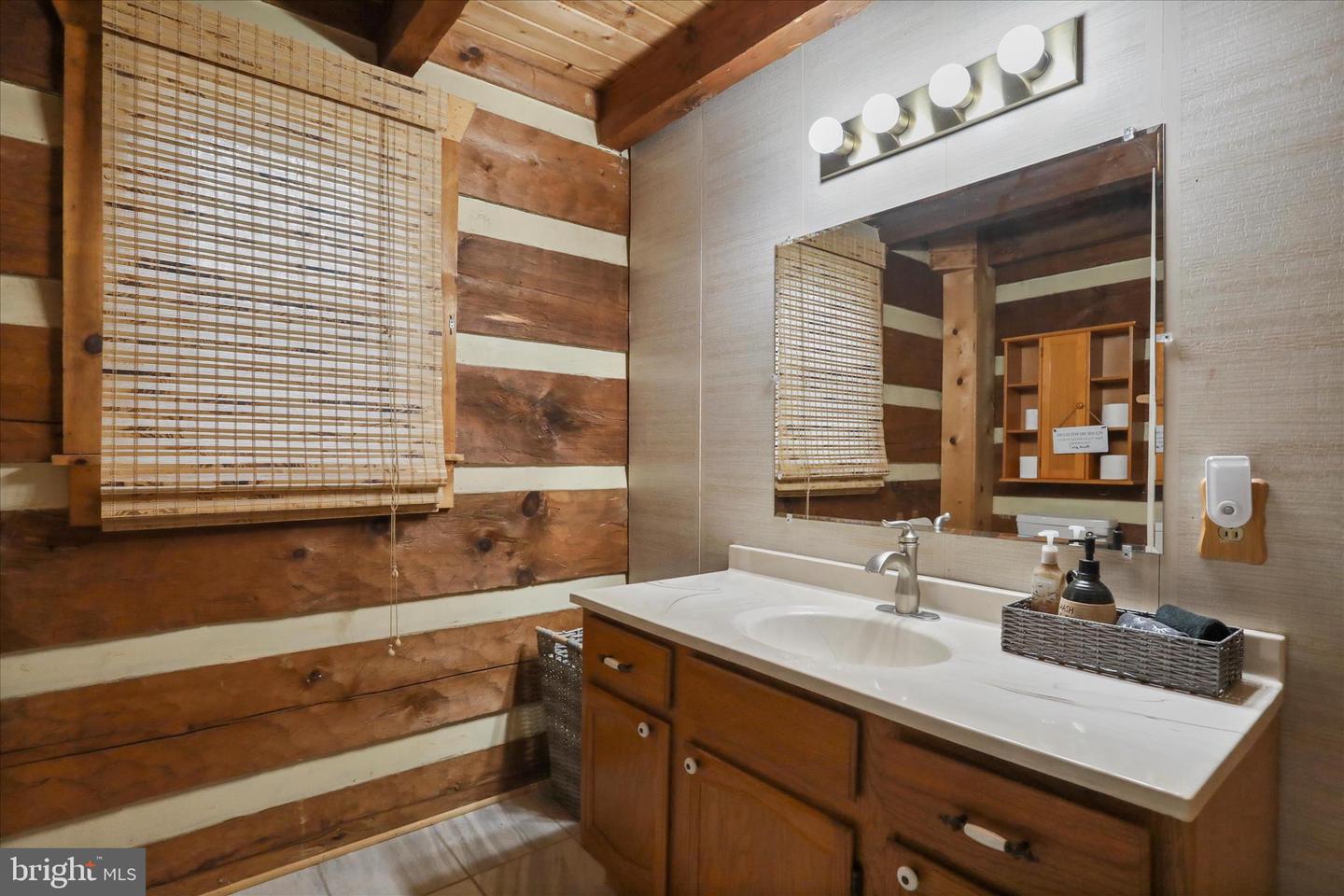 637 INDIAN CAMP TRL, MAURERTOWN, Virginia 22644, 3 Bedrooms Bedrooms, 10 Rooms Rooms,1 BathroomBathrooms,Residential,For sale,637 INDIAN CAMP TRL,VASH2013594 MLS # VASH2013594